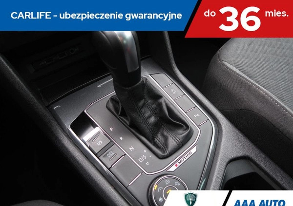 Volkswagen Tiguan cena 93000 przebieg: 154162, rok produkcji 2019 z Stąporków małe 254